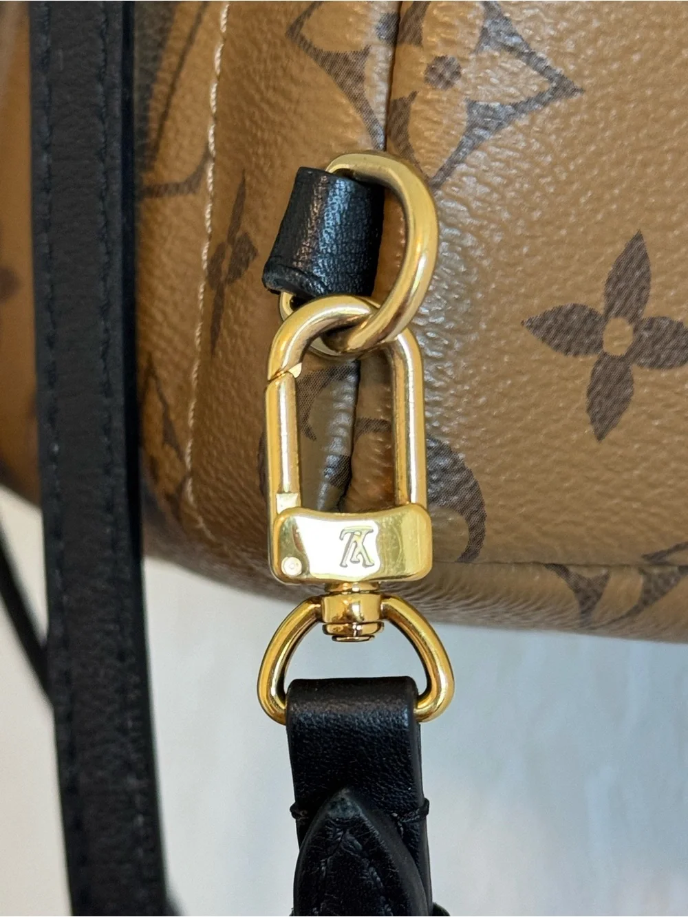 Louis Vuitton excellent condition—